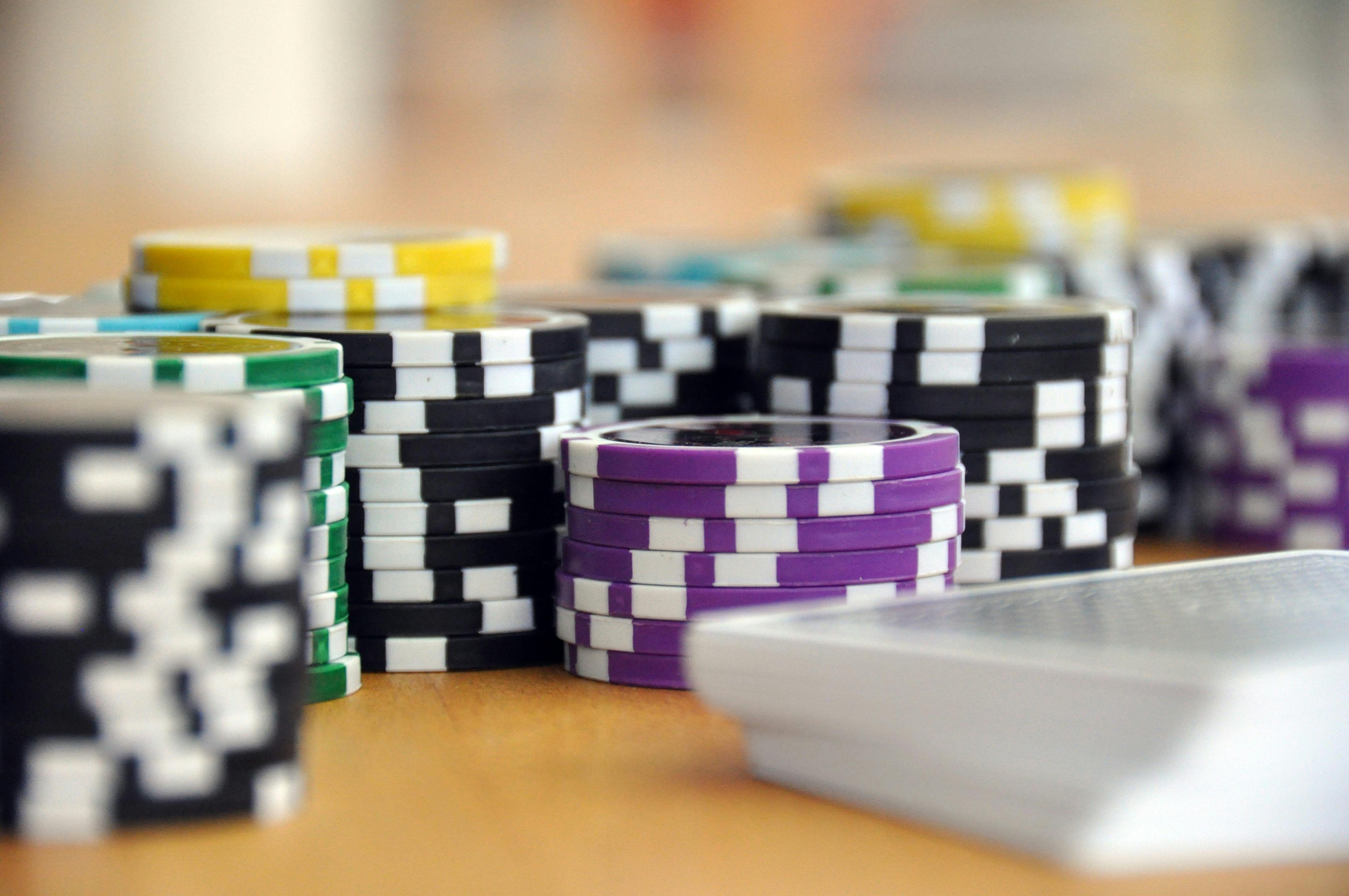 jiwani Live Dealers, Real Tables, Aap ke Haath mein